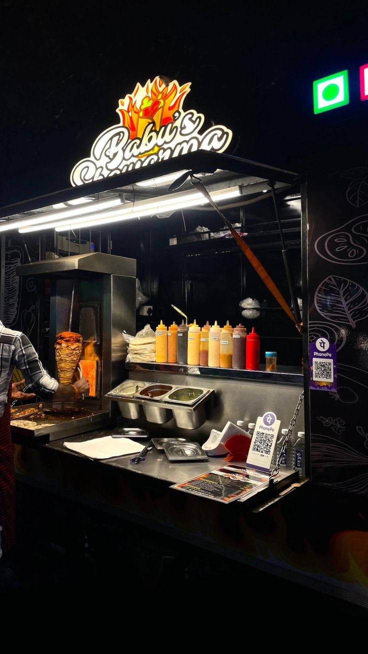 Food truck kitchen zone setup and organization